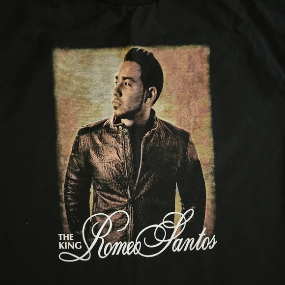 Romeo Santos The King Stays King Tour 2013 Concert Tshirt Sz. Medium - Picture 4 of 6